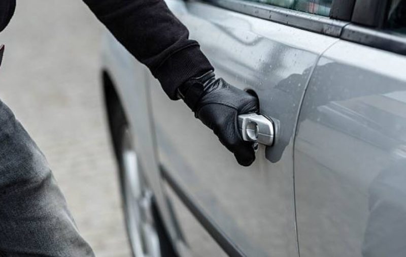 Carjackings and auto thefts – what to do to keep safe