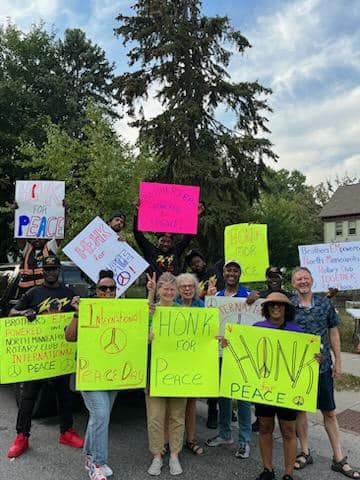 Northsiders move drivers to honk for peace